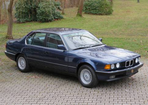 BMW 730i, E32